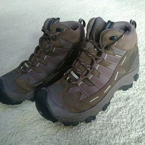 Woman's Keen Hiking Boots